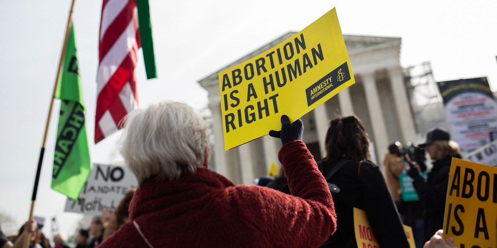 Le recul du droit à l'avortement aux États-Unis a renforcé des projets similaires dans de nombreux pays du monde. © Lauren Murphy / Amnesty International USA