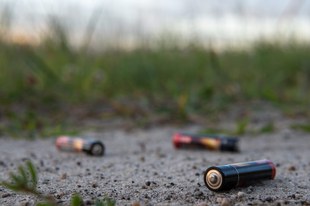 Amnesty publie une série de principes pour assainir l'industrie de la batterie
