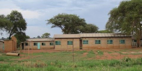  Bâtiments scolaires vides après les expulsions à Porta Farm, 2005 © AI 