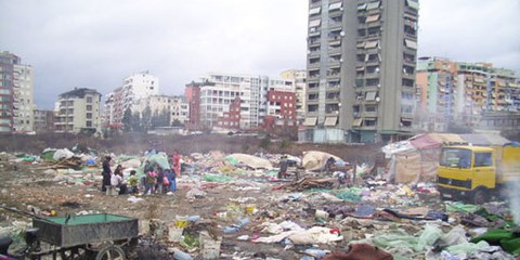 Quelques 35 familles roms ont été expulsées de leur logement à Tirana. © SHKEJ (National Association - Education for Life) 