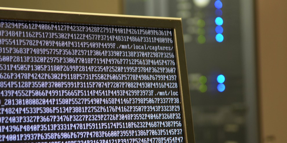 Si Apple cède à la pression du FBI, celà créerait un précédent susceptible d'encourager les gouvernements à dicter la sécurité de logiciels qui protègent la vie privée de millions de personnes.© Bob Mical