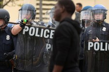 Utilisation abusive des armes à impulsions électriques par les forces de l’ordre