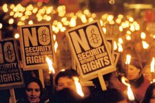 Una legge arbitraria, superflua e inutile