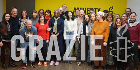 Senza il sostegno di tutte le persone che sostengono Amnesty - attivisti, soci e donatori - non potremmo raggiungere questi risultati. L'équipe di Amnesty Svizzera (qui rappresentata da alcune persone del nostro staff) desidera ringraziarvi!