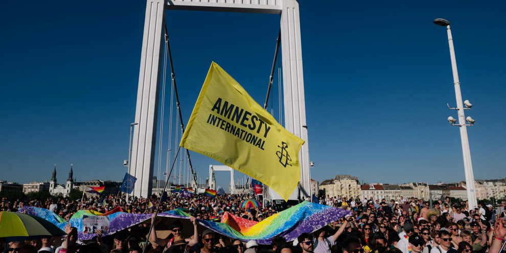 28 giugno 2025: il Pride di Budapest ha riunito circa 200 000 persone, inclusa una volta delegazione internazionale di Amnesty International. © Nagy Szabolcs