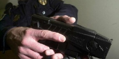 L'utilizzo dei taser ha provocato quasi 300 morti in Usa e Canada