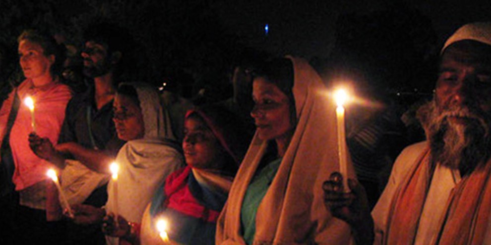 La terribile fuga di gas 30 anni fa a Bhopal causò migliaia di morti | © Amnesty International