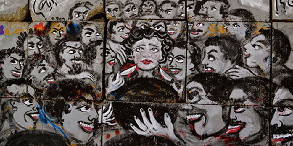 Oltre il 99% delle donne in Egitto ha subito aggressioni di tipo sessuale © Melody Patry / Index on Censorship (mural by El Zeft and Mira Shihadeh)