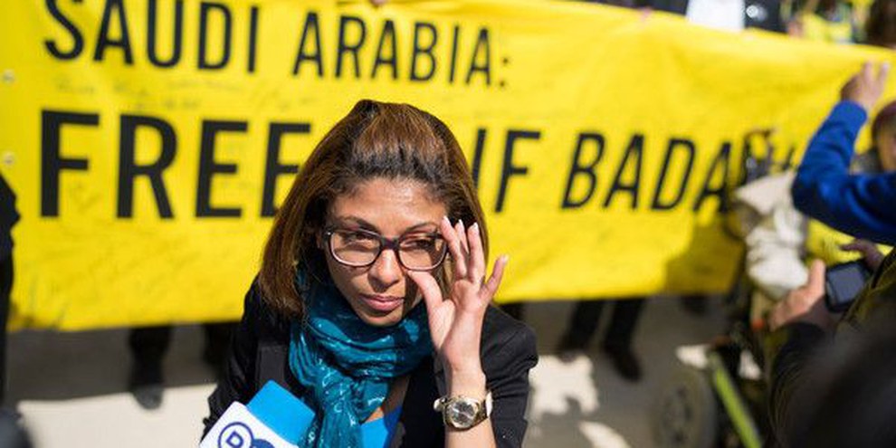 Ensaf Haidar a una manifestazione in sostegno del marito Raif Badawi, 22 maggio 2015 a Berlino.