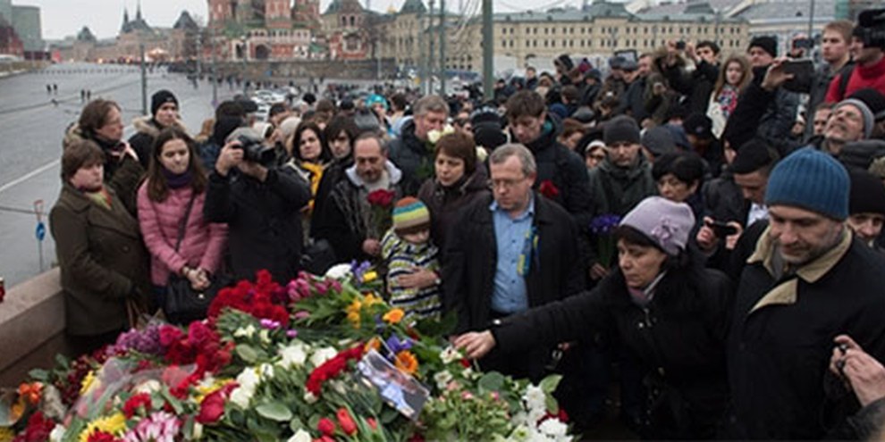 Nemtsov è stato ucciso in strada, il suo assassino è fuggito e non è stato identificato. Dmitry Serebryakov/AFP/Getty Images