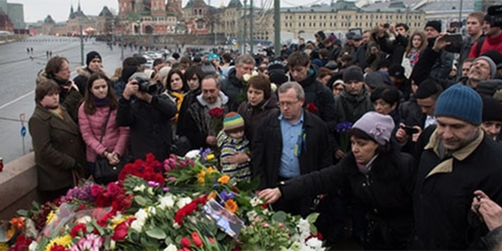 Nemtsov è stato ucciso in strada, il suo assassino è fuggito e non è stato identificato. Dmitry Serebryakov/AFP/Getty Images