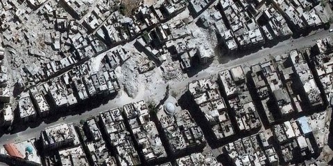 Un’immagine satellitare che mostra l’immensa distruzione di Aleppo © DigitalGlobe 2016 — Cliccare sull’immagine per continuare
