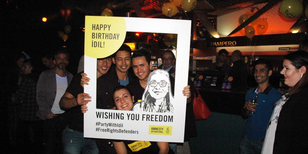 Party per Idil in Lugano. © Amnesty International