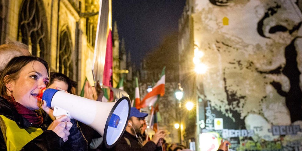 A Parigi manifestanti chiedono protezione per i civili a Aleppo © Pierre-Yves Brunaud / Picturetank