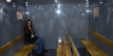 Visita a un vagone usato per il trasporto dei detenuti© Tverskoi Vagonostroitelny Zavod