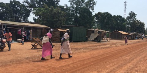 Le forze governative e dell’opposizione hanno saccheggiato Yei, una città strategica di circa 300’000 abitanti. Migliaia di persone sono ora costrette a fuggire. © Amnesty International