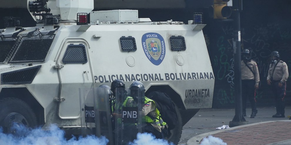 Nelle ultime settimane le forze di sicurezza hanno fatto un uso sproporzionato della forza per reprimere manifestazioni pacifiche. © Laura Rangel