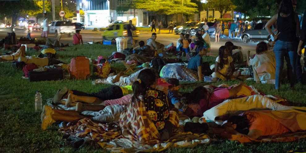Migranti provenienti dal Venezuela dormono per le strade di Cúcuta, Colombia ©Amnesty International