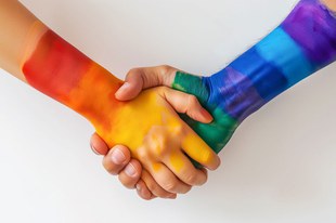 Aiutateci a fare chiarezza su violenza e discriminazione della comunità LGBTQIA+ in Svizzera