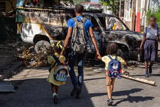 Bambini vittime delle gang quando la crisi nel paese si aggrava