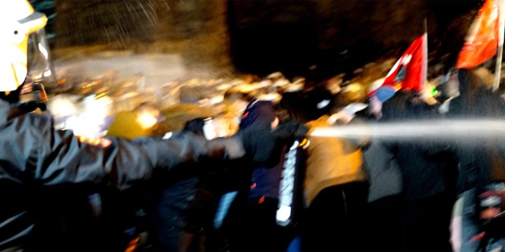 La detenzione del sindaco di Istanbul e di decine di persone associate all’opposizione ha scatenato delle manifestazioni di massa. © Hayri Tunç