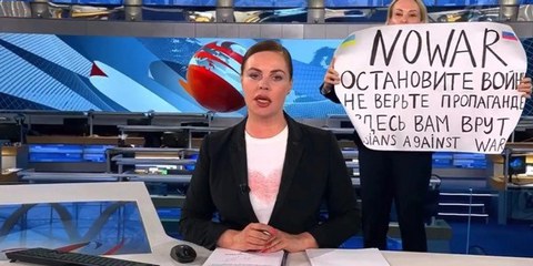 Protestare in diretta in TV è un atto di grande coraggio, non un crimine