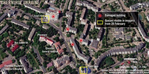 La mappa mostra i luoghi degli attacchi del 3 marzo 2022 a Chernihiv, Ucraina (verificati con foto e video liberamente disponibili). Si possono anche vedere importanti infrastrutture civili nelle immediate vicinanze delle aree colpite. Immagini satellitari del 28 febbraio mostrano code fuori da due negozi di alimentari nelle immediate vicinanze (non mostrate qui). © 2022 Google